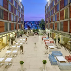 https://doubletree-by-hilton-milan.italymilanhotels.net